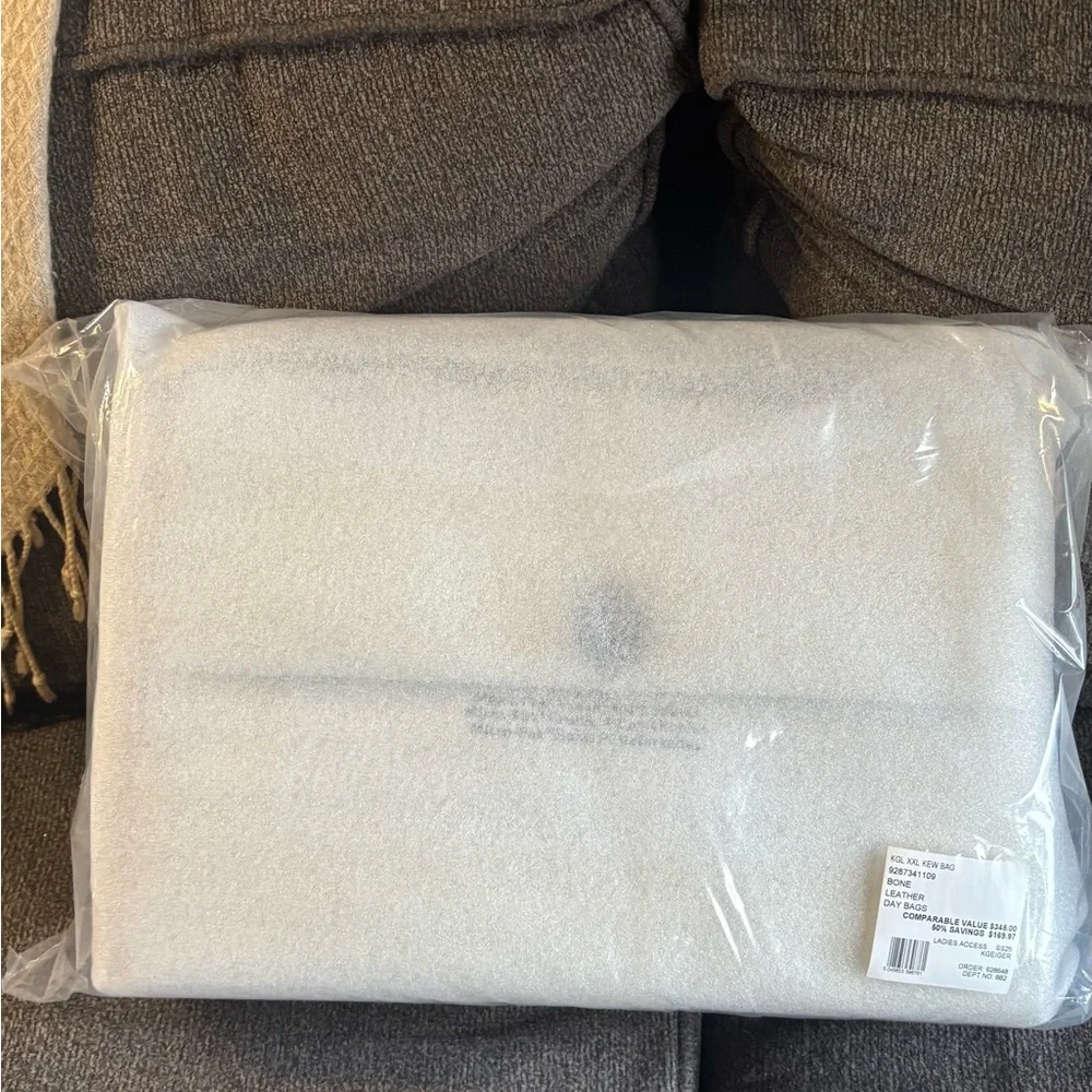 Authentic KURT GEIGER XL Pillow leather flap magnetic  shoulder bag - Picture 5 of 15